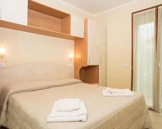 Albergo Ristorante Pozzi - Bellaria-Igea Marina - Sypialnia