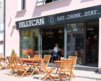 Billycan - Tenby - Patio