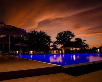 Aya Sophia Villa Garden Hotel - Dar es Salaam - Piscina