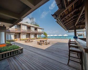 Baan Ploy Sea - Ko Samet - Patio