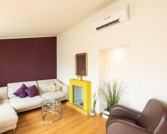 Elegante trilocale nel cuore di Brera - Mirable PM - Milaan - Huiskamer
