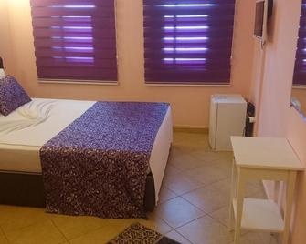 Marina Hostel - Antalya - Bedroom