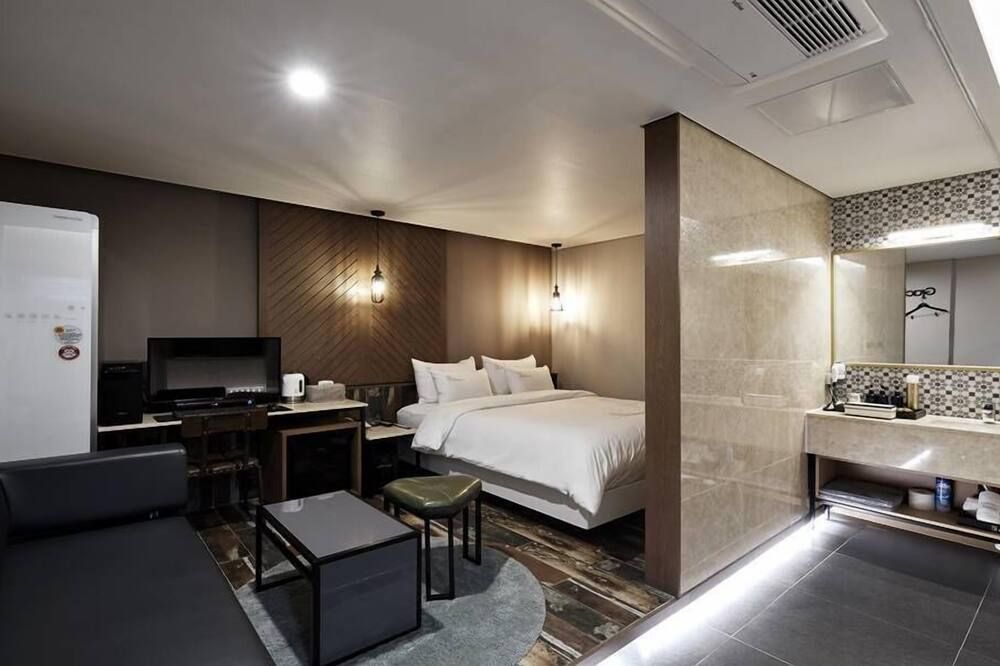 جراثياس هوتل جيمهاي