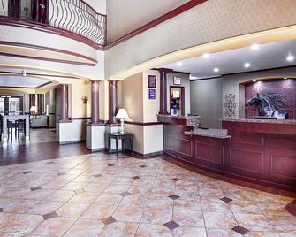 Best Western Plus Royal Mountain Inn & Suites - Athens - Lobby