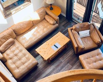 Experience Luxury and Valley Views in Entleback's Renovated Two-Bedroom Loft Condo - Jackson - Stue