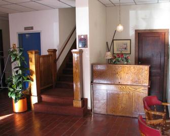 Old National Hotel - Bath - Front desk