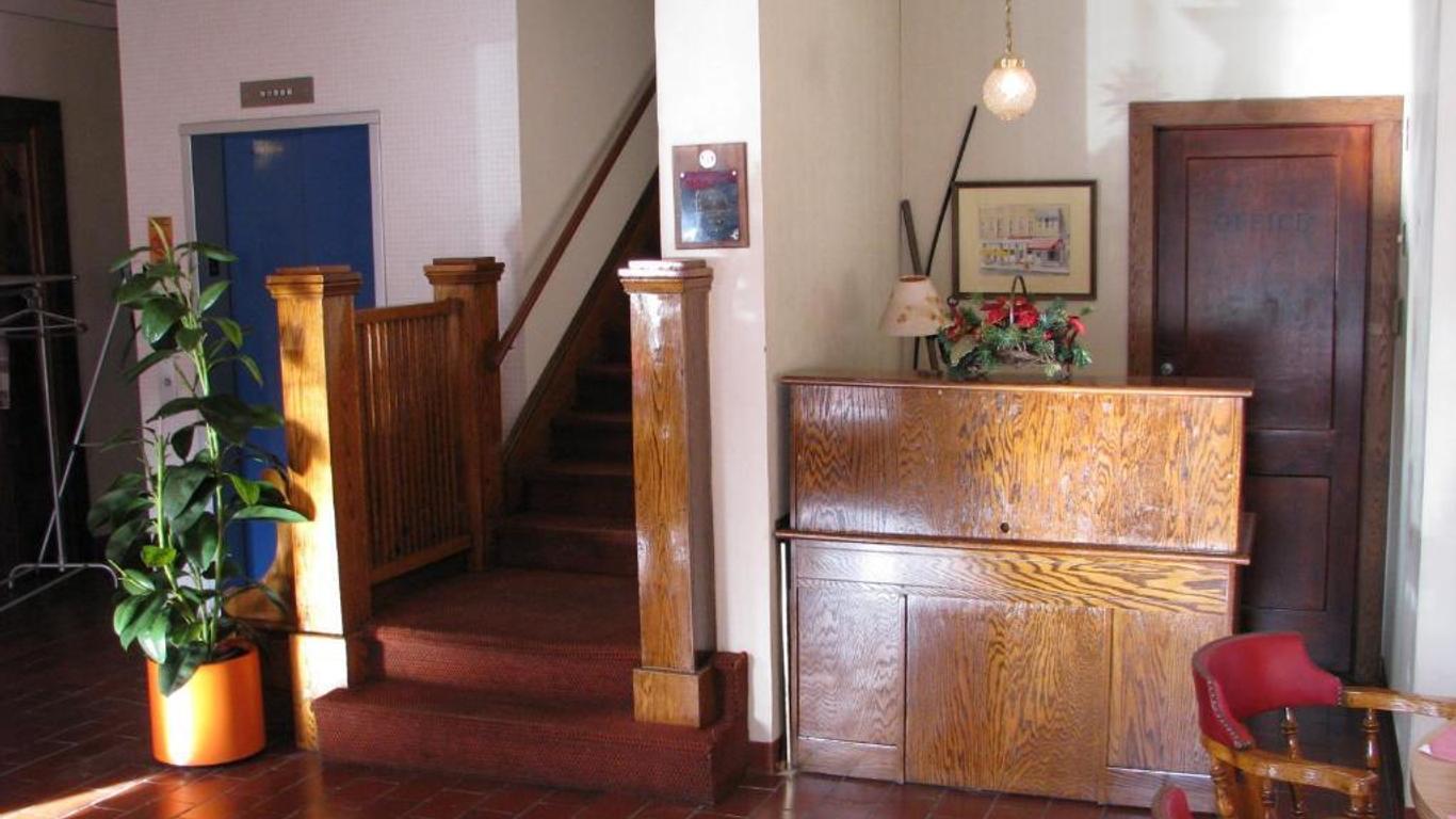 Old National Hotel