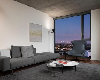 Aka Residences Private Balcony Suite W/ Wifi & Stunning Downtown L.A. Views - West Hollywood - Living room