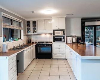 Sanz Motel Wentworth - Wentworth - Cocina