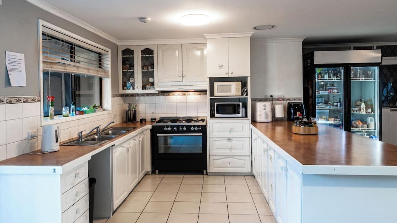 Sanz Motel Wentworth