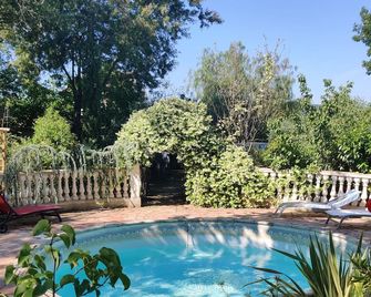 Agréable Studio Dans Jardin Paysager Avec Piscine et Grande Cuisine D'été - Bagnols-en-Forêt - Pool