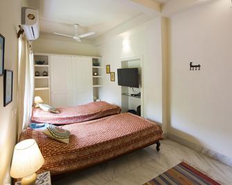 5/4 - Calcutta's freshest BnB - Kolkata - Bedroom
