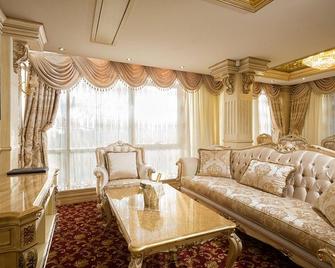 Fidan Spa Hotel Sochi - Sochi - Living room