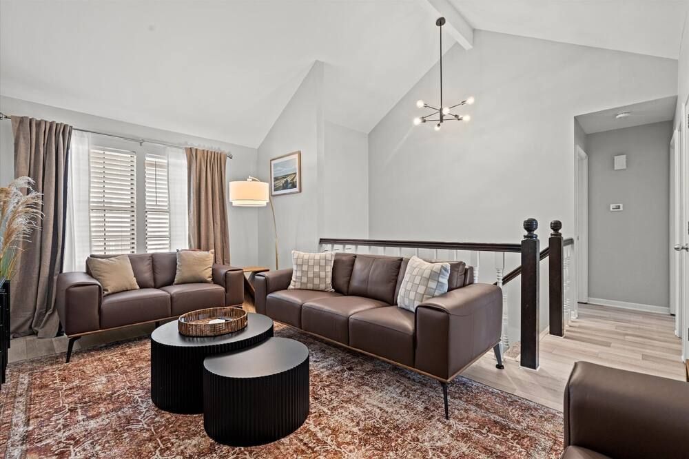 Charming Westwood Escape – Sleeps 6, Walk to Park & Plaza! - קנזס סיטי - סלון