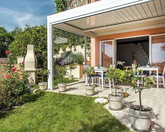 Accanto Alle Mura Rooms & Relax Spa - Sirolo - Patio