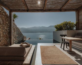 Amethyst Selene Paleros Couple's Hideaway - Palairos - Balcony