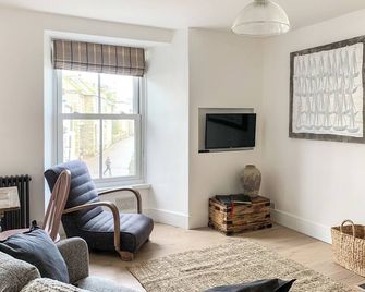 The Boat Watch - 28477 - Mousehole - Living room