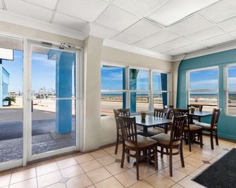 إيكونو لودج جالفيستون سيوول - جالفيستون - غرفة طعام