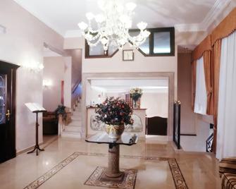 Antica Colonia - Frascati - Lobi