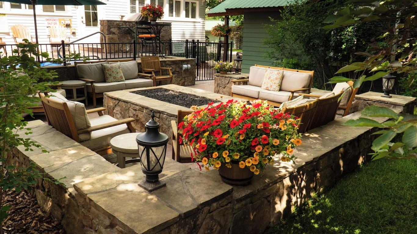 Huff House Inn and Cabins