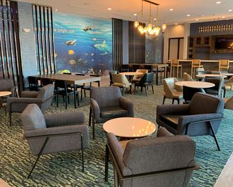 La Quinta Inn & Suites by Wyndham Galveston North at I-45 - Galveston - Lobby