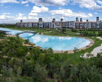 Steyn City Hotel by Saxon - Midrand - Zwembad