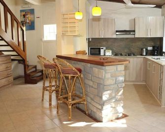 Cosy House in Blue Bay with Private Parking and Terrace - Blue bay - Kitchen