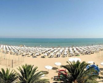 Grand Hotel Berti - Silvi Marina - Beach