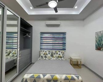 Sea View Gran Villa at Green Turtle Residences - Zamboanguita - Bedroom
