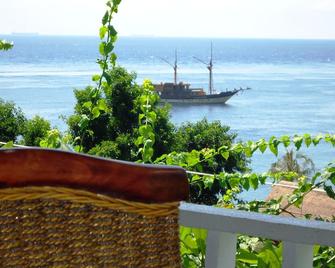 Baliku Dive Resort - Abang - Balcony