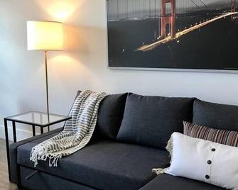 310-1 Bedroom Gem San Pedro Square San Jose! - Σαν Χοσέ - Σαλόνι