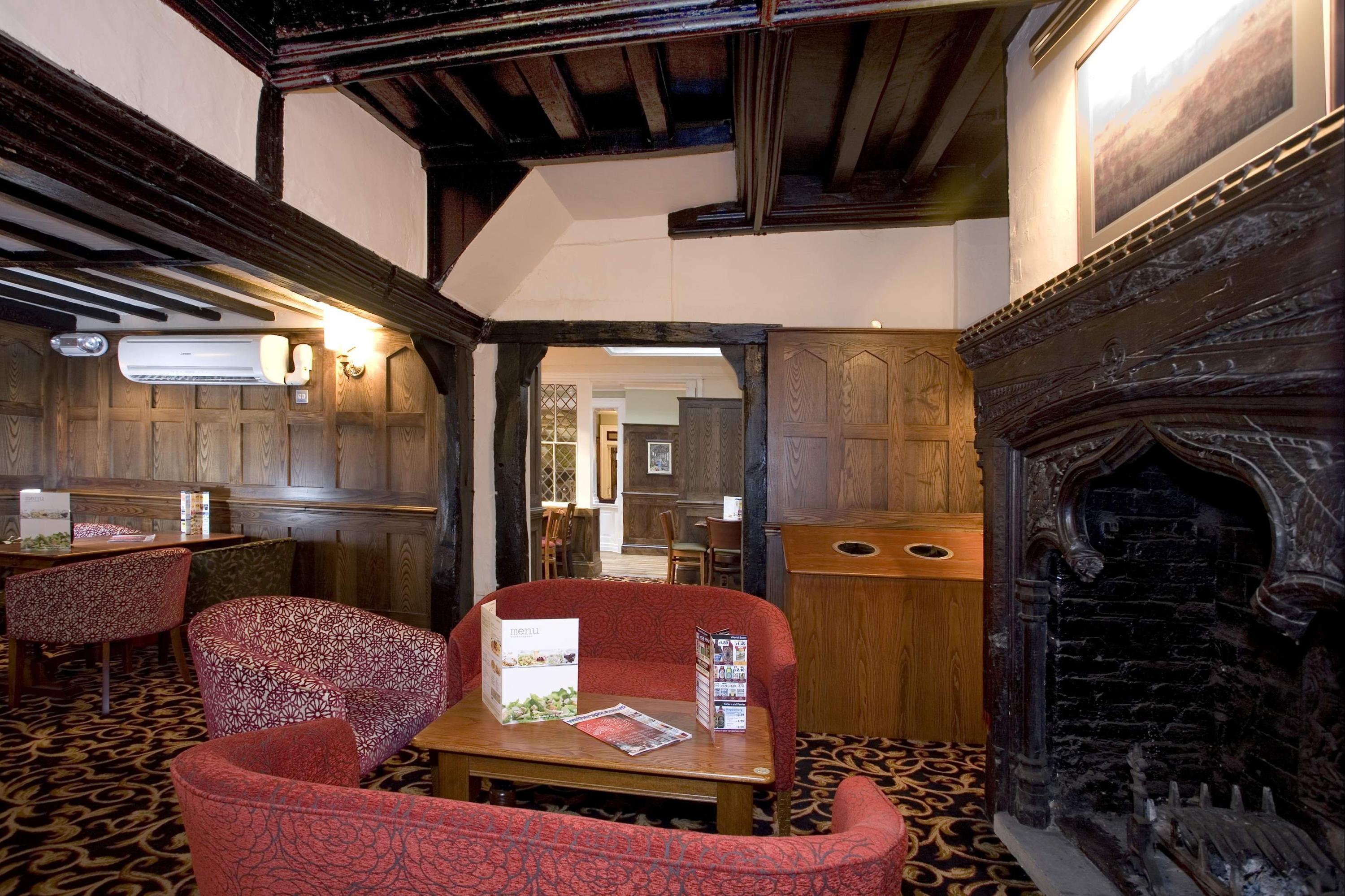 The Royal Hop Pole Wetherspoon £58. Tewkesbury Hotel Deals & Reviews ...