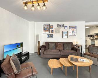 Plein Coeur de la Vieille Ville de Sion - Sion - Living room