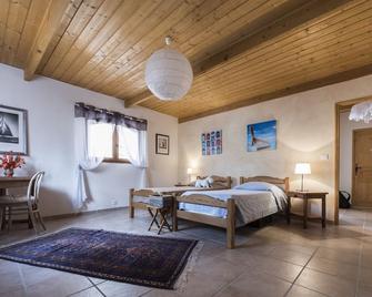 In The Heart Of Nature - Serres - Chambre