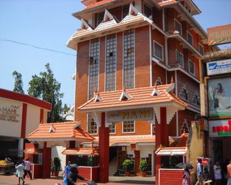 Hotel Nani - Kollam - Building