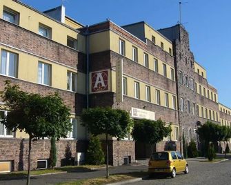 Hotel Arkadia - Legnica - Gebäude