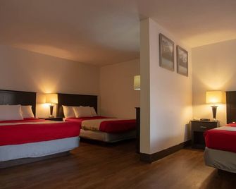 Best Budget Inn & Suites Kamloops - קאמלופס - חדר שינה