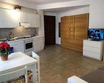 House Orsa Maggiore By Holiday World - Bordighera - Küche