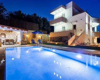 Villa Pan-Areth - With Private Pool - Xiron Chorion - Piscina