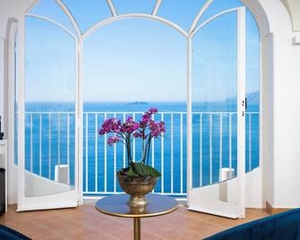 Villa Santa Chiara Positano Suites - Positano - Balcone