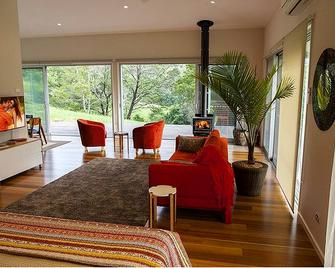 Wilderberry Cottage - Berry - Wohnzimmer