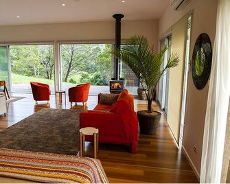 Wilderberry Cottage - Berry - Wohnzimmer