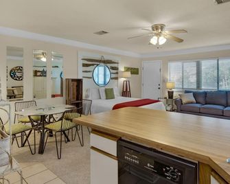 2 Mins to the Beach, Studio Villa in Seagrove Beach Free Attraction Tickets! - Seagrove Beach