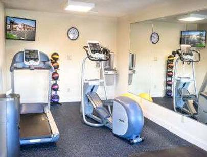 Days Inn by Wyndham Champaign/Urbana - Champaign - Gym