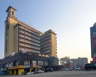Hotel Lotus Paradise - Sonepat - Building