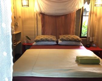 Bannamhoo Bungalows - Pai - Bedroom