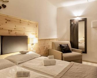 Hotel Alla Rocca - Varena - Спальня