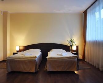 Hotel Pojezierze - Szczecinek - Slaapkamer