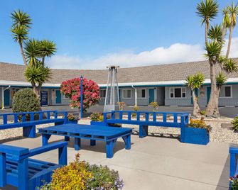 Baymont by Wyndham Fort Bragg - פורט בראג - שירותי מקום האירוח