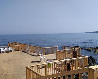 Nero Basalto Azzurro Mare - Aci Castello - Balkon